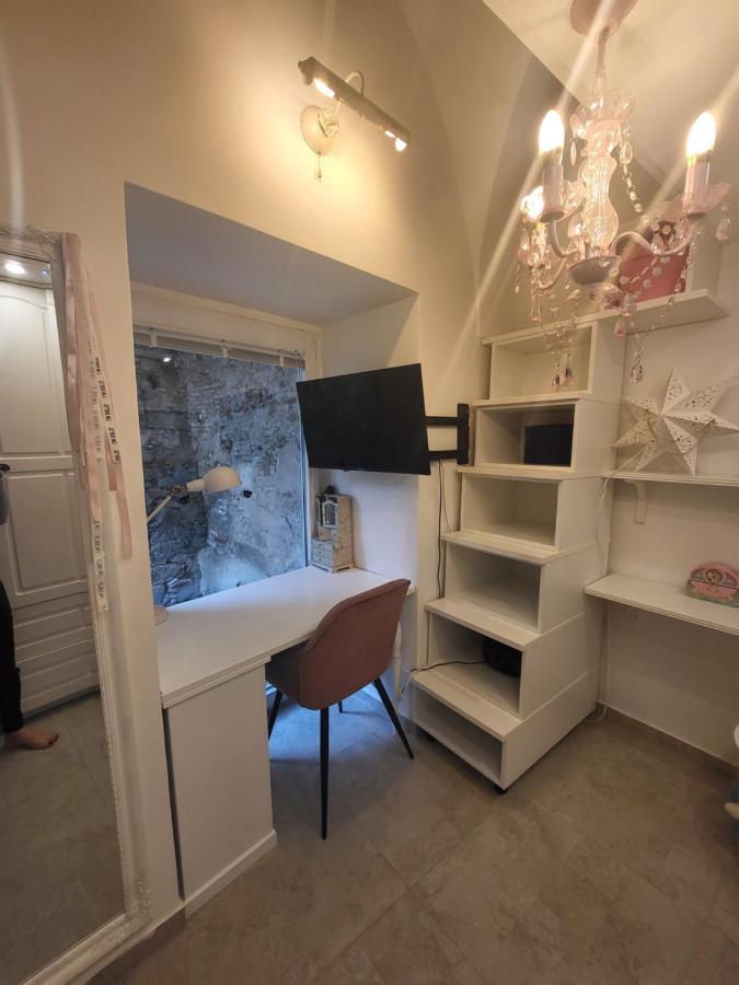 Vintage Apartment In The City Centre Old Town Любляна Екстер'єр фото